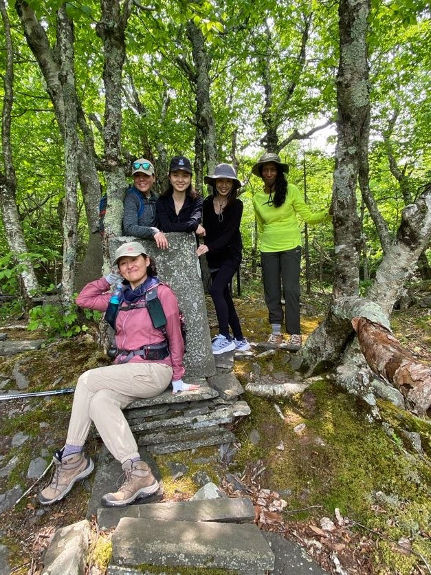 Favorite Viewpoints of the Escarpment (6/8) Easy Hike
